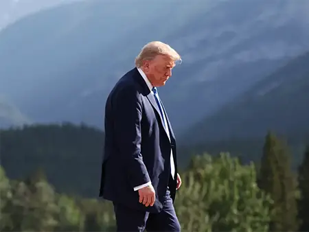 US Stocks Fall after Trump Calls for Evacuation of Tehran
