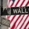 US stocks hit fresh highs on strong jobs report