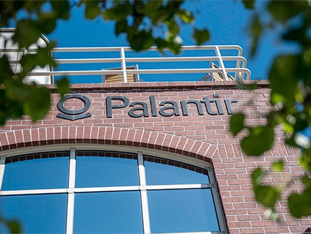 Palantir shares fall more than 9% after five days of losses