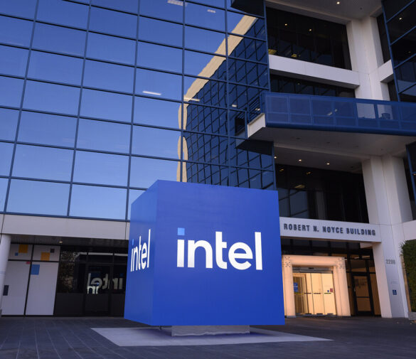 US government purchases 10% Intel stake in major deal
