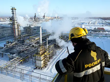 Oil prices rise after latest drone attacks on Russian refineries