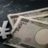 Yen Rebounds on Japan Pension Fund Signal